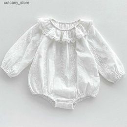 Jumpsuits Sweet Baby Girls Frilly Lace Collar Romper Breathable Hollow Out Baby Long Sleeve Bodysuit Summer Autumn Toddler Baby Clothing L240307