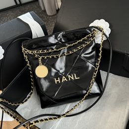 24Ss Womens Designer Classic Mini 22 Shopping Bags Gold Metal Hardware Matelasse Chain Crossbody Shoulder Handbags Oil Wax Leather Outdoor Luxury Purse 18X19CM
