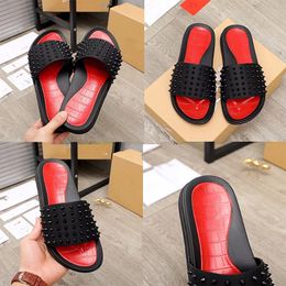 Red bottoms MEN Slippers Man Classic Spike Flat Spikes Slide Designer Sandals Thick Rubber Sole Slipper Studs Slides Platform Mules Summer Casual Fashion shoes