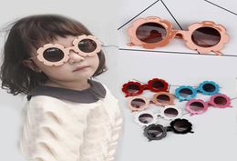 Children Sunflower Sunglasses 6 Colour Frame Sunglasses UV Protection Reflective Kids Sunglasses Round Eye Glasses KKA71656747018