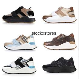 Men Designer Shoes Vintage Cheque Sneakers Men Women Hool Loop Platform Sneaker Suede Leather Trainers Black White Mesh Runner Shoes NO281 QSKU
