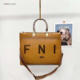 Factory Wholesale Designer New Handbag New High End Womens Fashion Versatile Handbag Letter One Shoulder Tote Bag