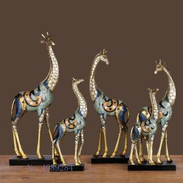 Simulation Animal Sculpture Giraffe Mother and Child Painted Statue Modern Home Decoration Golden Handicraft Ornaments 240306