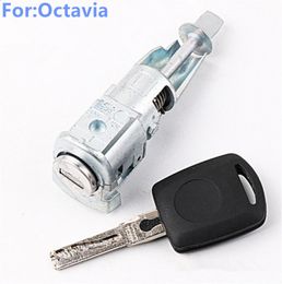 OEM Cilindro della serratura della porta sinistra Cilindro della serratura della porta automatica per Skoda Octavia con 1 chiave D14183330