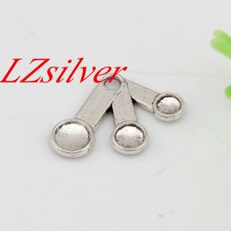 s 200pcs Antique Silver Zinc Alloy Single-sided Measuring Spoons Cooking Baking Chef Kitchen charm 21x14 5mm DIY Jewelry227I