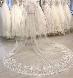 stylish 2 5m one layers wedding veils with lace applique edge long chapel veils tulle custom made bridal veil with comb1729791