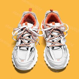 Designer Womens Mens Casual Shoe Track 3 3.0 LED Sneaker Lighted Gomma leather Trainer Nylon Printed Platform Sneakers Men Light Shoes T038