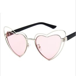 Fashionable Heart Sunglasses for Women Unique Cat Eye Sunglasses Red Pink Heart-Shape Candy Colour Casual Glasses UV400252Q