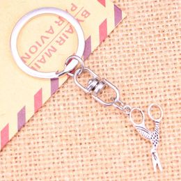 Keychains 20pcs Fashion Keychain 28x15mm Sewings Scissors Pendants DIY Men Jewelry Car Key Chain Ring Holder Souvenir For Gift