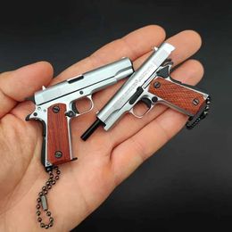Gun Toys 1 3 Mini Stallion 1911 Model Gun Handle Solid Wood Alloy Keychain Detachable Fake Pendants For Weapon Collection For Adult Gift 240307