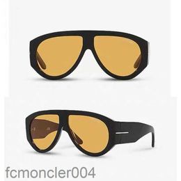 Designer Sunglasses Men Tom Chunky Plate Frame Ft1044 Oversized Glasses Fashion Ford for Women Black Sport Styles Original Box UGG5