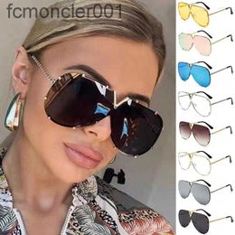 Sunglasses Brand Punk Round Women Fashion Large Frame Sun Glasses Female Metal Retro Designer Vintage v Shape 0LS5