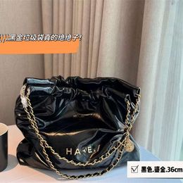 Factory Design Direct Store Small Fragrant Bag Garbage Large Tote Oil Wax Skin Capacity Chain Shopping Lingge Gift Box