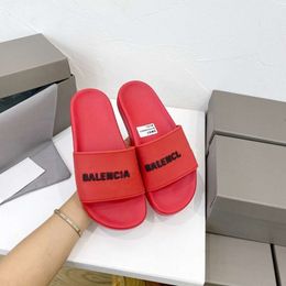 Balencaga b Family 2024 Summer Paris New Alphabet Beach Slippers Womens Shoes Couple Candy Color Women Luxury Designer Slides ATRZ
