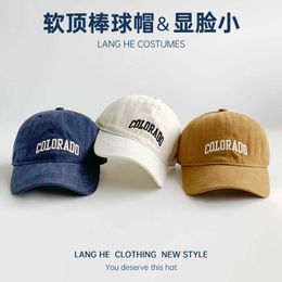 Same style baseball cap for both men and women with small letters to show face and soft top duckbill cap for casual and versatile summer outings. Sunshade hat trend