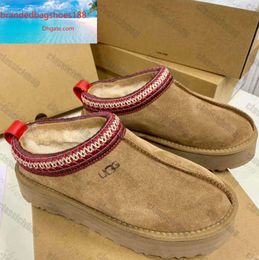 Pantofole Tasman Ciabatte in pelliccia di castagno Pelle di pecora Shearling Ciabatte Tazz Donna Uomo Ultra Mini Platform Uggliss Stivale Slip-on Scarpe in pelle scamosciata Tomaia Comfort Autunno Inverno 022kFFF