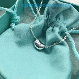 2024 Jewelry Designer Brand Necklaces S925 Sterling Silver Lucky Tassel Light New Womens Summer Clavicle Chain Broad Bean Pendant