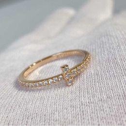 V Gold Small T Full Diamond Ring High Quality 18k Rose Gold Diamond Ring CNC Sculpture Couple Ring Star Same Style