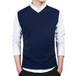 2024 Sweater Vest Men Thin Spring Autumn Mens Vests Bottoming Shirt Male Solid Simple Allmatch Vneck Retro Sleeveless Tops 240304