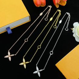 Women Luxury Designer Necklace Choker Pendant Chain 18K Gold Plated Stainless Steel Letter Necklaces Wedding Jewellery Accessories VN-113