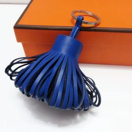 Elegant Lamb Leather Tassel Keyring Perfect for Her Luxurious Festive Gift Idea Stylish Bag Charm Fashion Jewelry Accessories 240301