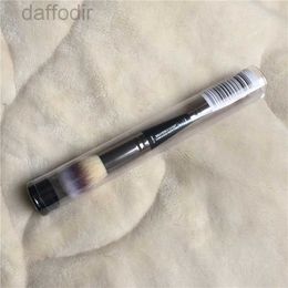 Makeup Brushes HEAVENLY LUXE COMPLEXION PERFECTION Makeup Brush #7 Double-Ended Quality Face Contour Concealer Beauty Cosmetics Brushes Blender 240308