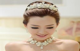 Bridal Jewellery threepiece Jewellery Pearl Bride Wedding Dress Accessories Crown Marriage Tyre Chain Necklace Set of Earrings5471450