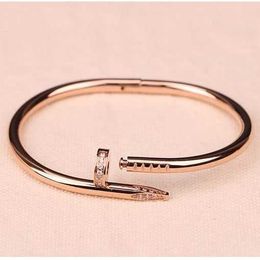 Brand Luxury 18K Gold Men Bracelet Fashion Couple Cuff Designer Bracelet for Women High Quality Stainless Steel Bracelet Jewellery logo