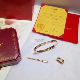 2024 Bangle Quality Thin Narrow Edition Rose Designer Womens Diamond Top V-shaped Gold 18k Silver Bracelet Open Wedding Box Q9 2438