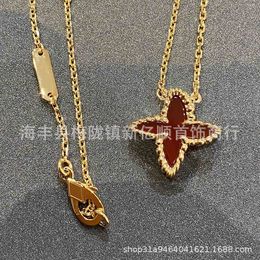 Designer Necklace VanCF Necklace Luxury Diamond Agate 18k Gold Lucky Clover Necklace Red Jade Marrow White Grey Fritillaria Pendant Pure Plated Rose Gold Bone Chain