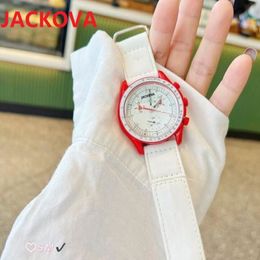 Famous Luxury Mens Womens Watches 42mm High Quality Sports Dweller Full Funtional Nylon Fabric Earth Space Moon Fashion Dress Red 243C