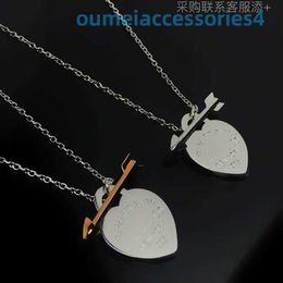 2024 Jewellery Designer Brand Pendant Necklaces Same Double One Arrow Heart Piercing Letter Steel Seal All Styles Complete