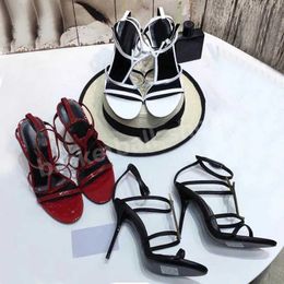 Designer Mulheres Sandálias Letras De Metal Senhoras Moda 100% Couro Sexy Dedo Aberto Super Salto Alto Sapatos De Casamento De Noiva
