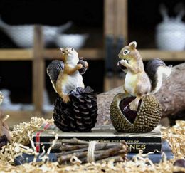 American Countryside Atifical Resin Squirrel With Nuts Animal Figurine Home Decor Garden Decoration Crafts Home Accessories6091954