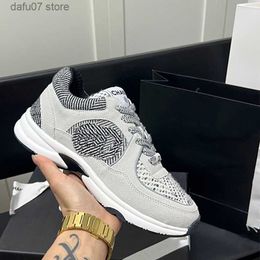 Dress Shoes Casual Shoes shoes men Designer fashion Luxury Sneaker Black White Panda muffin Platform calfskin patchwork oblique new leather sportsH240308