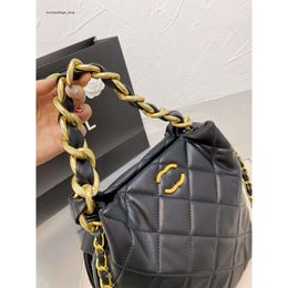 Factory Shop Direct Store Xiangxiang Womens Lingge Chain Shoulder Bag Portable Crossbody New Trend Network Red Women