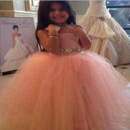 Spaghetti Straps Flower Girls Dresses Cheap Coral Tulle Fluffy Crystals Belt Embellishment Lovely Communion Dress Long Girls Pagea5861470