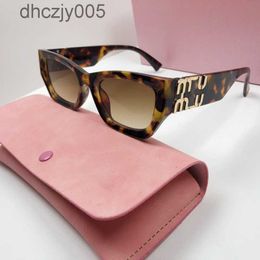 Fashion Sunglasses Mu Womens Personality Mirror Leg Metal Large Letter Design Multicolor Brand Glasses Factory Outlet Promotional Special KA8X