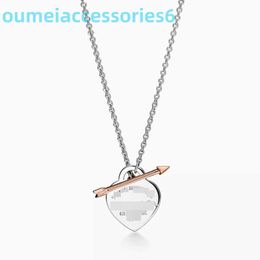 2024 Designer Luxury Brand Jewelry Necklaces S925 Silver Heart Arrow Rose Gold Pendant Popular for Men and Women