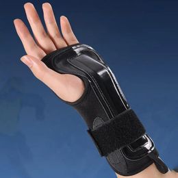 1 pair Wrist Support Band Belt Carpal Tunnel Brace Sprain Prevention Professional Protector For Skateboard Snowboard 240318