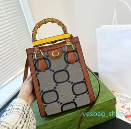 Bamboo Handbag Luxurys Diana Totes Bag Designer Shoulder Bags for Women Crossbody Letter Prints Shopping Bag Ladies Casual Tote Bag Wallet Purse