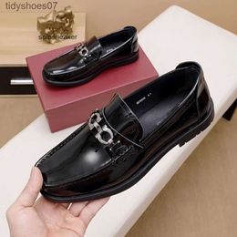 feragamos Britisches Leder Lederschuhe Low Cut High-End Casual Neue Schuhe mit Metallschnalle und Business-Kleid EYKV