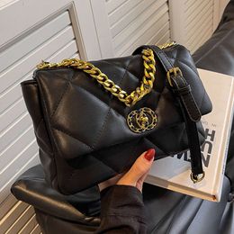 Store Handbag Clearance Sale Black for Women in 2024 New Fashionable Diamond Grid Chain Crossbody Bag High-end and Western-style Portable One Shoulder Small Square