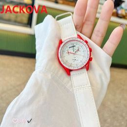 Famous Luxury Mens Womens Watches 42mm High Quality Sports Dweller Full Funtional Nylon Fabric Earth Space Moon Fashion Dress Red 272B