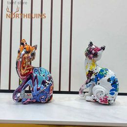Decorative Objects Figurines NORTHEUINS Resin Graffiti Painted Cat Ornaments Europe Creative Animal Decorative Figurines for Interior Home Bedroom Study Room T2