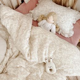 Bedding Sets Korean Bunny Cotton Muslin Baby Crib Set Kids Kit Bed Linen Duvet Er Sheet Pillowcase Without Filler 231026 Drop Deliver Dhw47