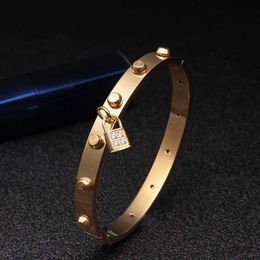 Kajia high-quality 304L sweet fashionable rhinestone lock-shaped round dot Liuding stainless steel bracelet jewelry