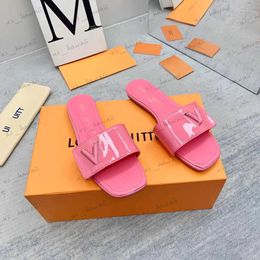 Slippers Front flat woman Shake man sandal Mule Metallic lambskin designer shinny Leather high luxury heel Padded Strap Slippers Style Slides shoe T240308