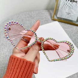 2024 Luxury Designer OFF Luxury Designer New Men's and Women's Sunglasses Off peach-heart lovely cat's eye heart-shaped handmade diamond glasses