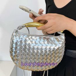 Bottgs's Vents's sardine Classic Designer Fashion Bag 2023 New Popular Woven Handheld Womens Small Design Chain One Shoulder Crossbody Versat With Real Logo QTD0